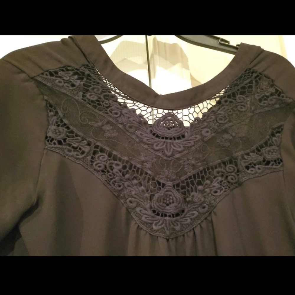 Blouse - Picture 2 of 2